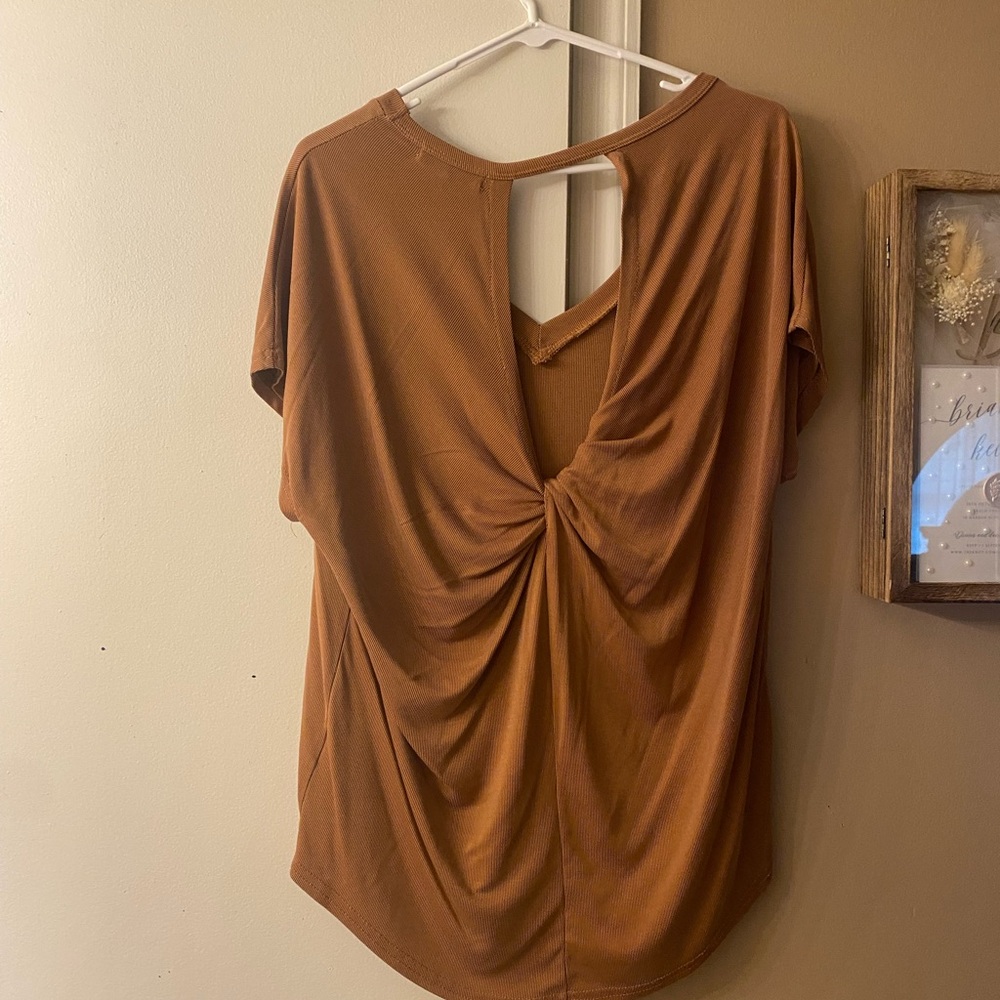 V-Neck Top - Picture 3 of 3